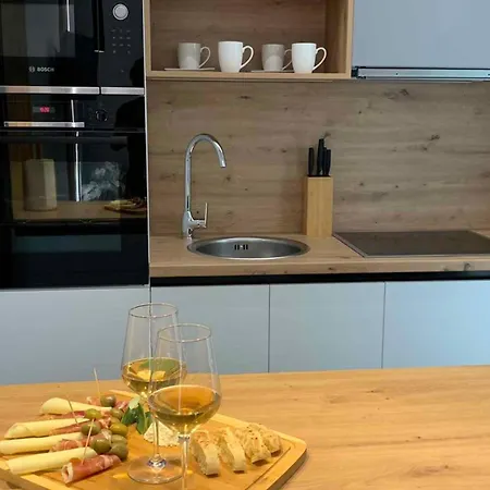 In Porec/istrien 9901 Apartment Porec